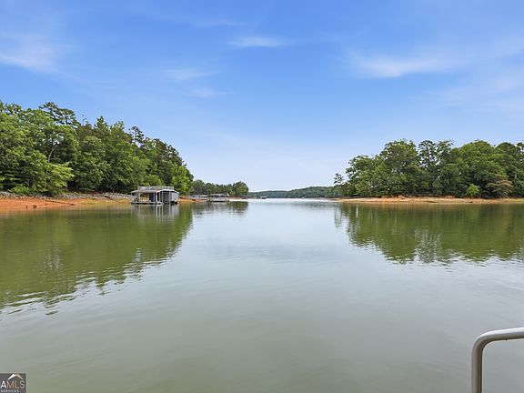 3rd image of 205 Mill Creek Cir