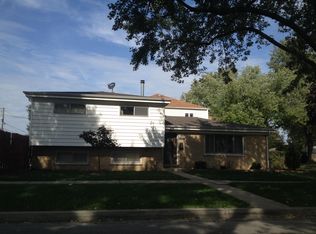 1694 Maple St, Des Plaines, IL 60018