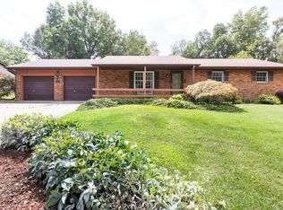 943 Olde Farm Rd, Troy, IL 62294