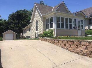 4812 S 17th St, Omaha, NE 68107