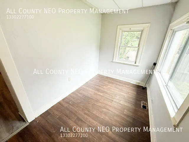 3 Bedroom Single-Family Home with Backyard - Apply Today! — Photo 4