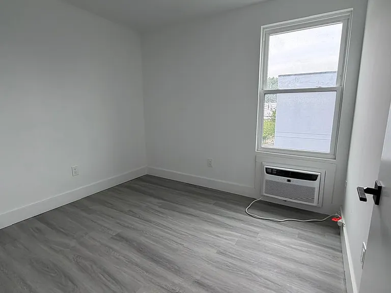 3528 Tiemann Ave #3 — Photo 4