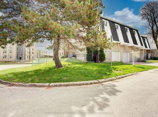 40 Fairfax Ct #1, London, ON N6G3Y3