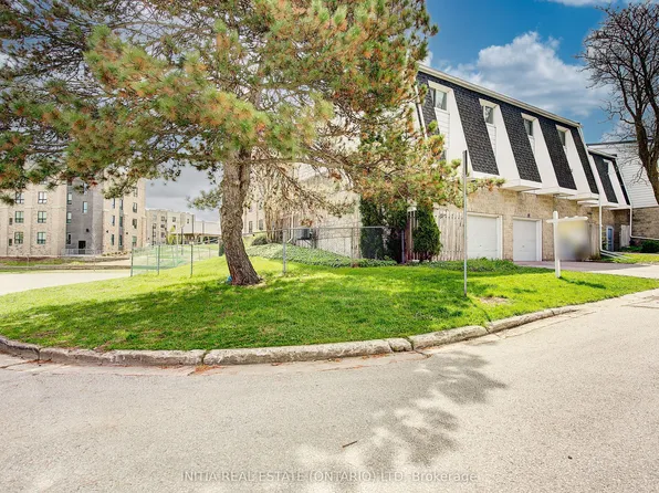 40 Fairfax Ct #1, London, ON N6G 3Y3