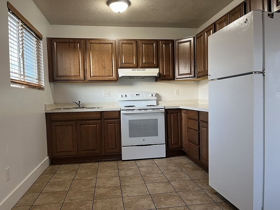1st image of 223 S Montgomery St APT 3