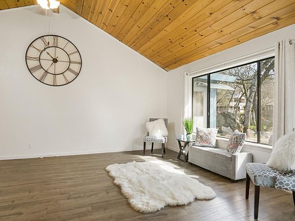 4th image of 18031 Foxtail Dr #1