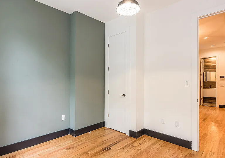 277 Irving Ave #2F — Photo 7