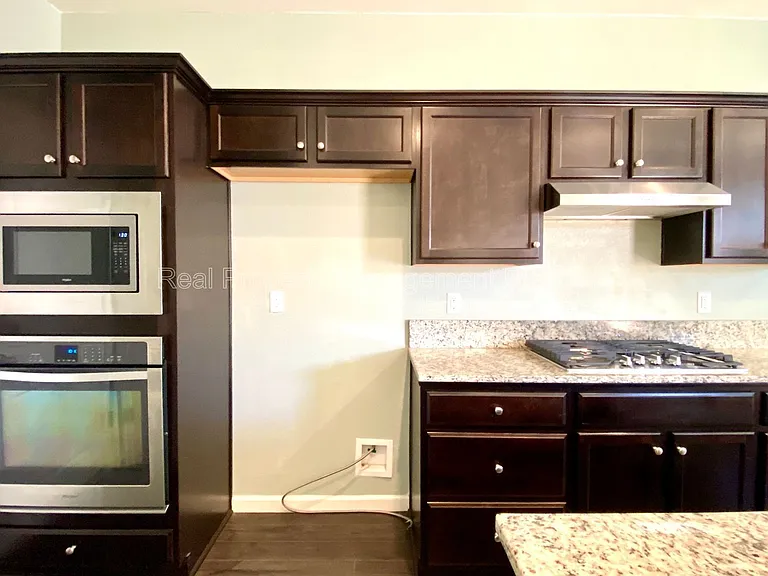 2534 Mustang Dr — Photo 23