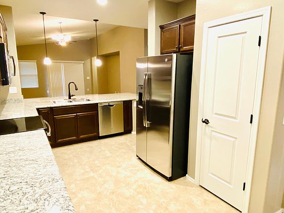 5th image of 2300 E Runaway Bay Pl