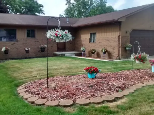 7597 Colony Dr, Clay, MI 48001