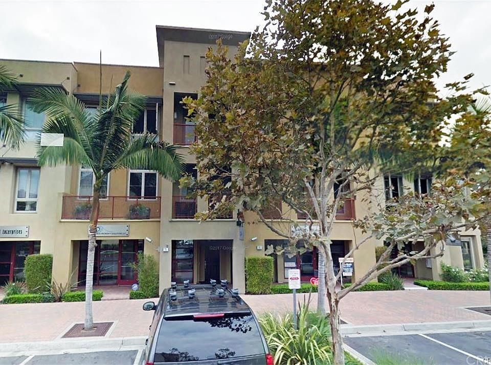1st image of 73 Vantis Dr