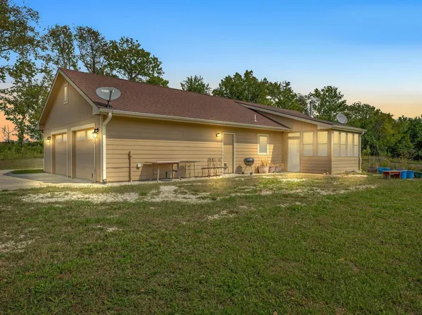 910 NW West Union Rd, Topeka, KS 66615