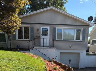23 Broderick Dr, Rochester, NY 14622