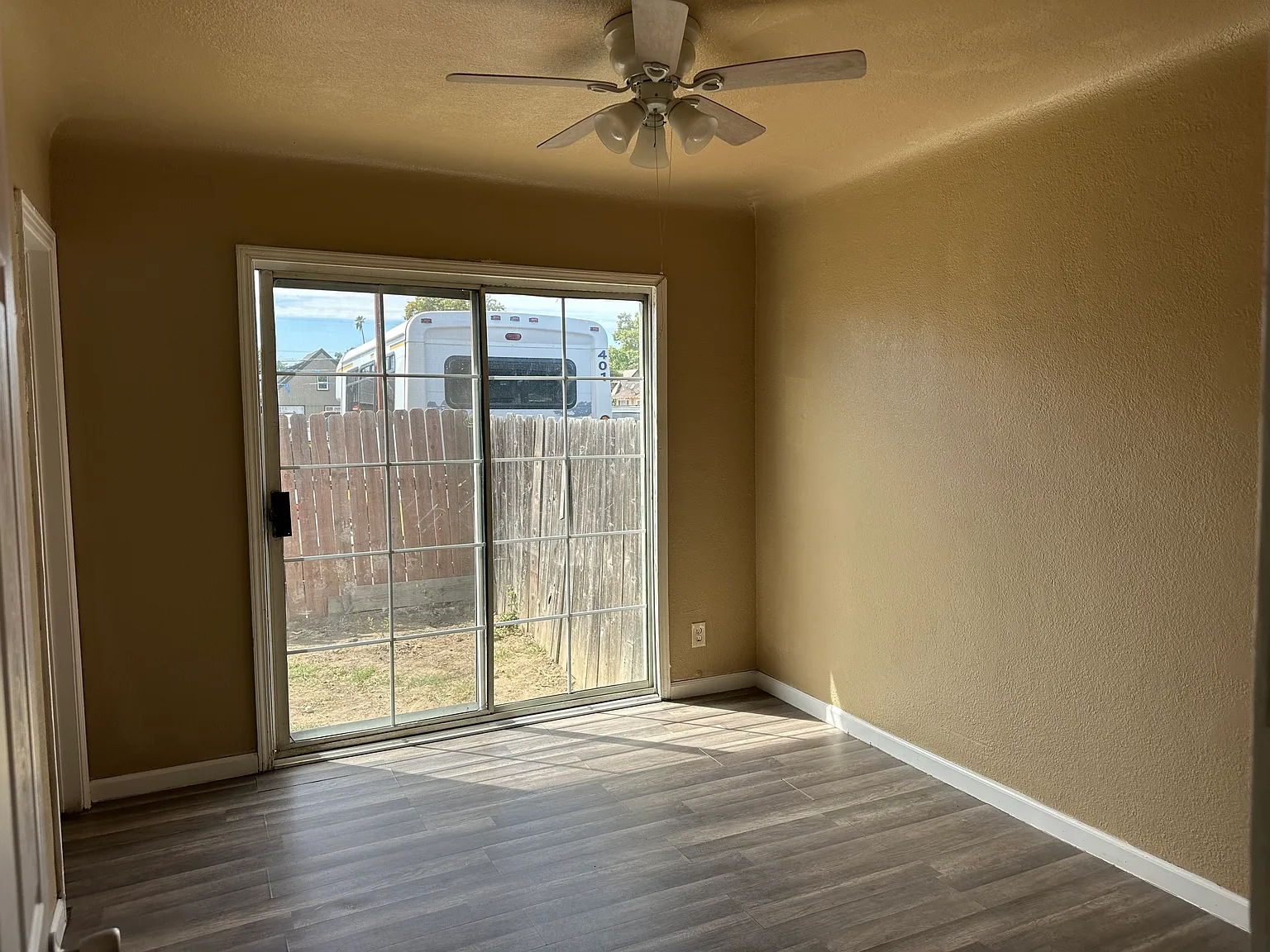 2 bed, 650 sqft, $1,500 — Photo 3