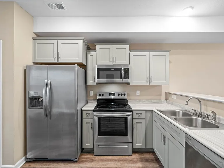 Durrett Dr - 55 (x17) — Photo 10