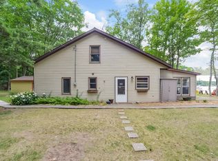15827 Pretty Lake Dr, Mecosta, MI