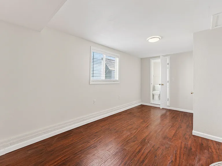 25468 Belmont Ave — Photo 9