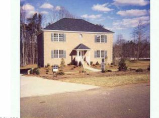 135 SE Amersham, Kernersville, NC 27284