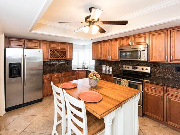 2nd image of 6613 Paul Mar Dr