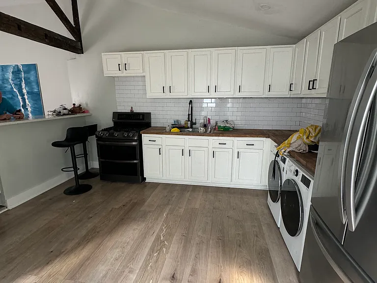 1842 Mills Ave — Photo 8