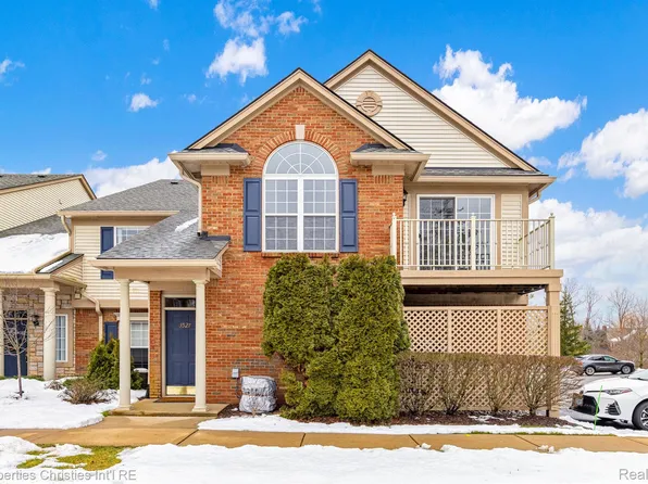 3527 Oakmonte Blvd, Rochester, MI 48306