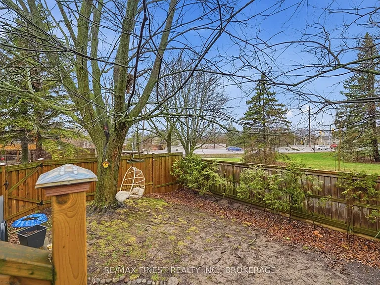 116 Fireside Ct — Photo 33