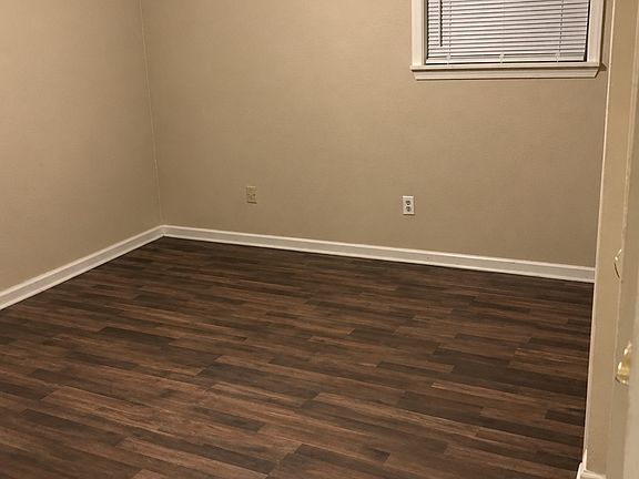 4th image of 4703 Seminole Dr