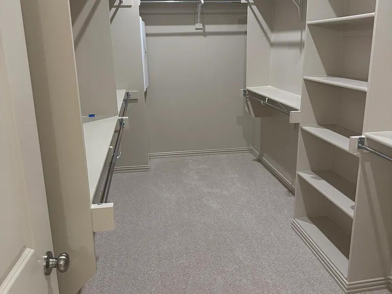 Master bedroom giant closet pic 1