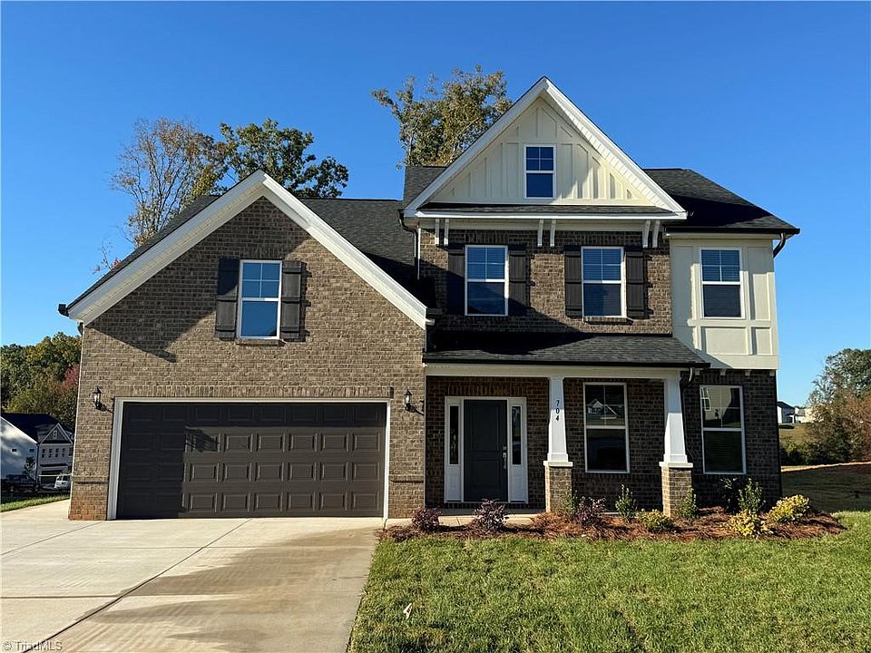 1st image of 704 Fairmile Dr