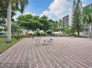 901 NE 14th Ave APT 102, Hallandale Beach, FL 33009