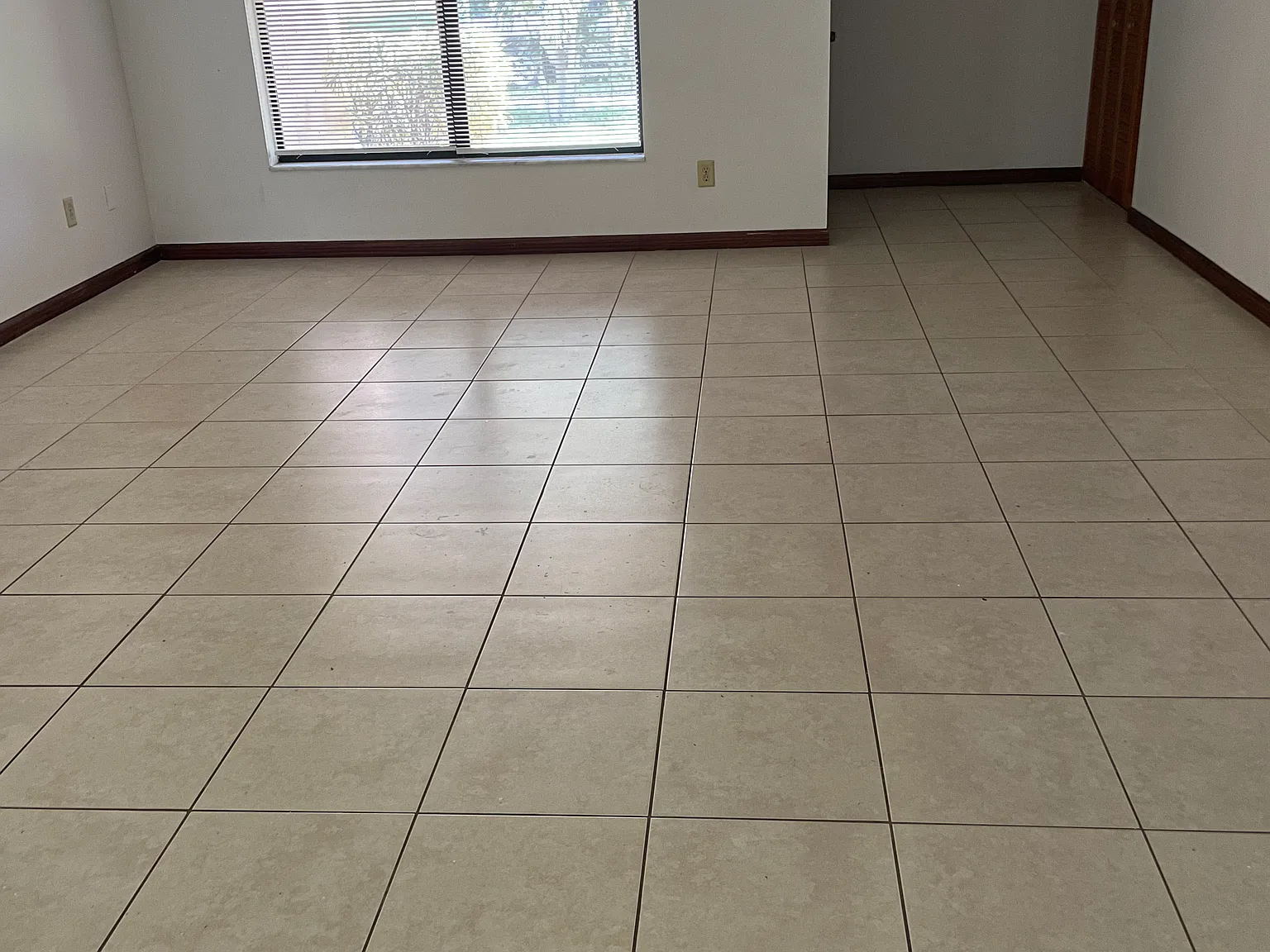 3 bed, 1748 sqft, $3,575 — Photo 2