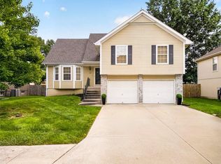 500 SE Alger Dr, Blue Springs, MO 64014