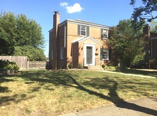 108 Algonquin Rd, Clarendon Hills, IL 60514