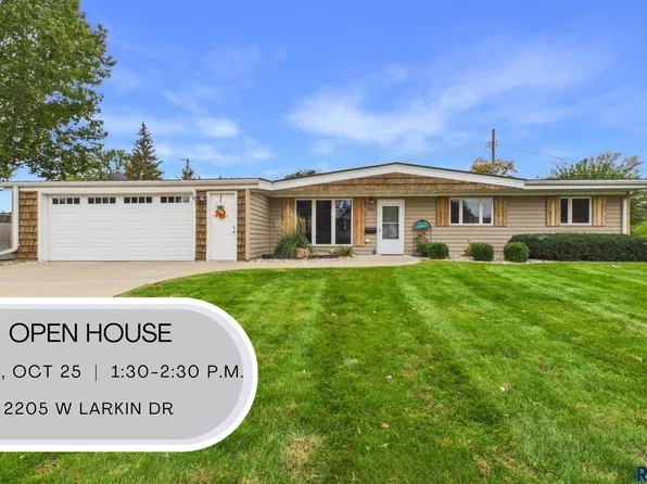 2205 W Larkin Dr, Sioux Falls, SD 57105