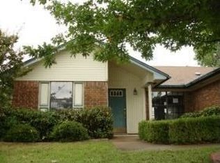 8240 Lesley Ln, Watauga, TX 76148