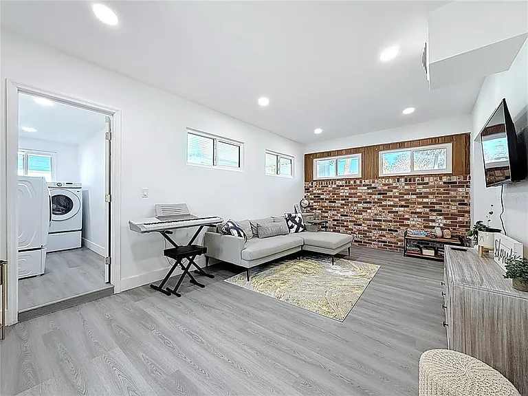 4026 Indianapolis St NE — Photo 12