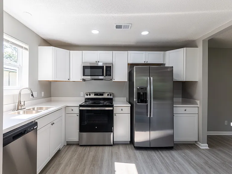 504 Heritage Dr — Photo 12