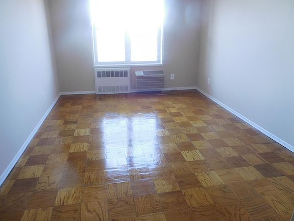 3rd image of 19-10 Parsons Blvd #2H