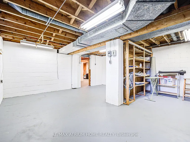 134 Fairglen Ave — Photo 35