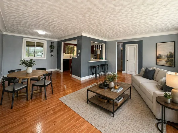 585 Mohawk Rd E, Hamilton, ON L8V 2J8