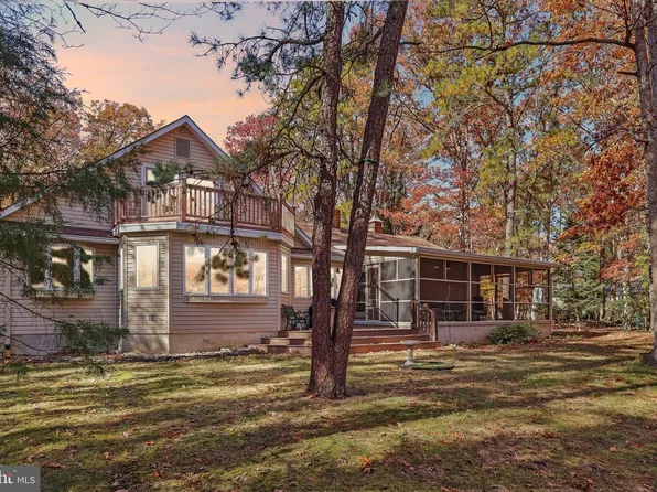 7 Pontiac Dr, Medford, NJ 08055