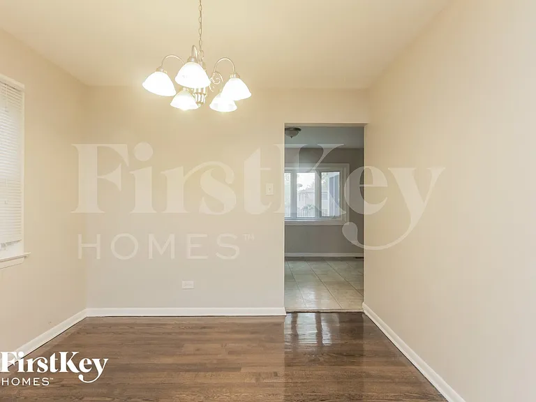 454 Springfield St — Photo 5