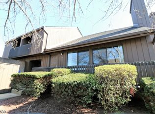 131 Kingsberry Dr, Somerset, NJ 08873