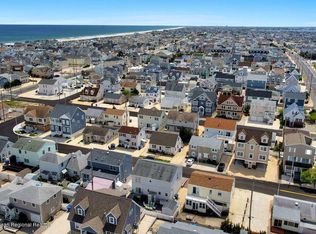 136 Marshmallow Rd, Lavallette, NJ 08735