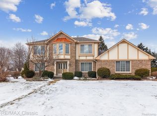 41830 Pon Meadow Dr, Northville, MI 48168