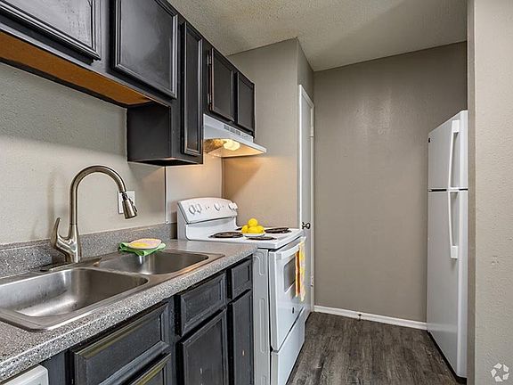 4th image of 2050 Old Clinton Rd APT R6