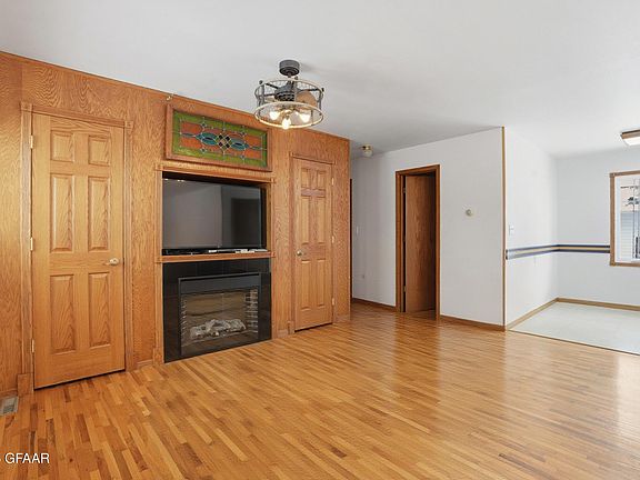 4th image of 535 7th Ave SE