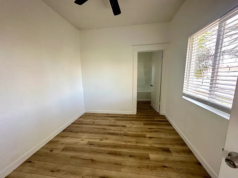 1033 Hoffman Ave #12 — Photo 12