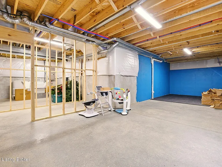 6218 Mistflower Cir — Photo 42