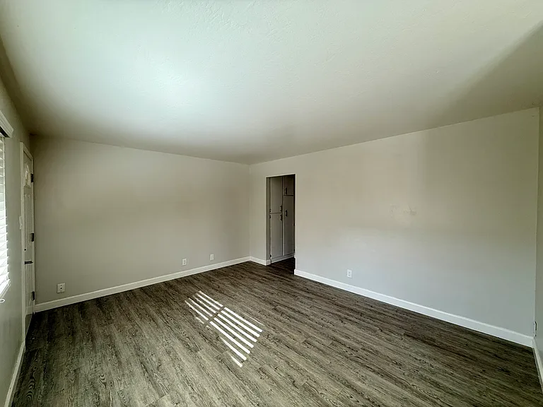 Mosaic Apartments — Photo 33
